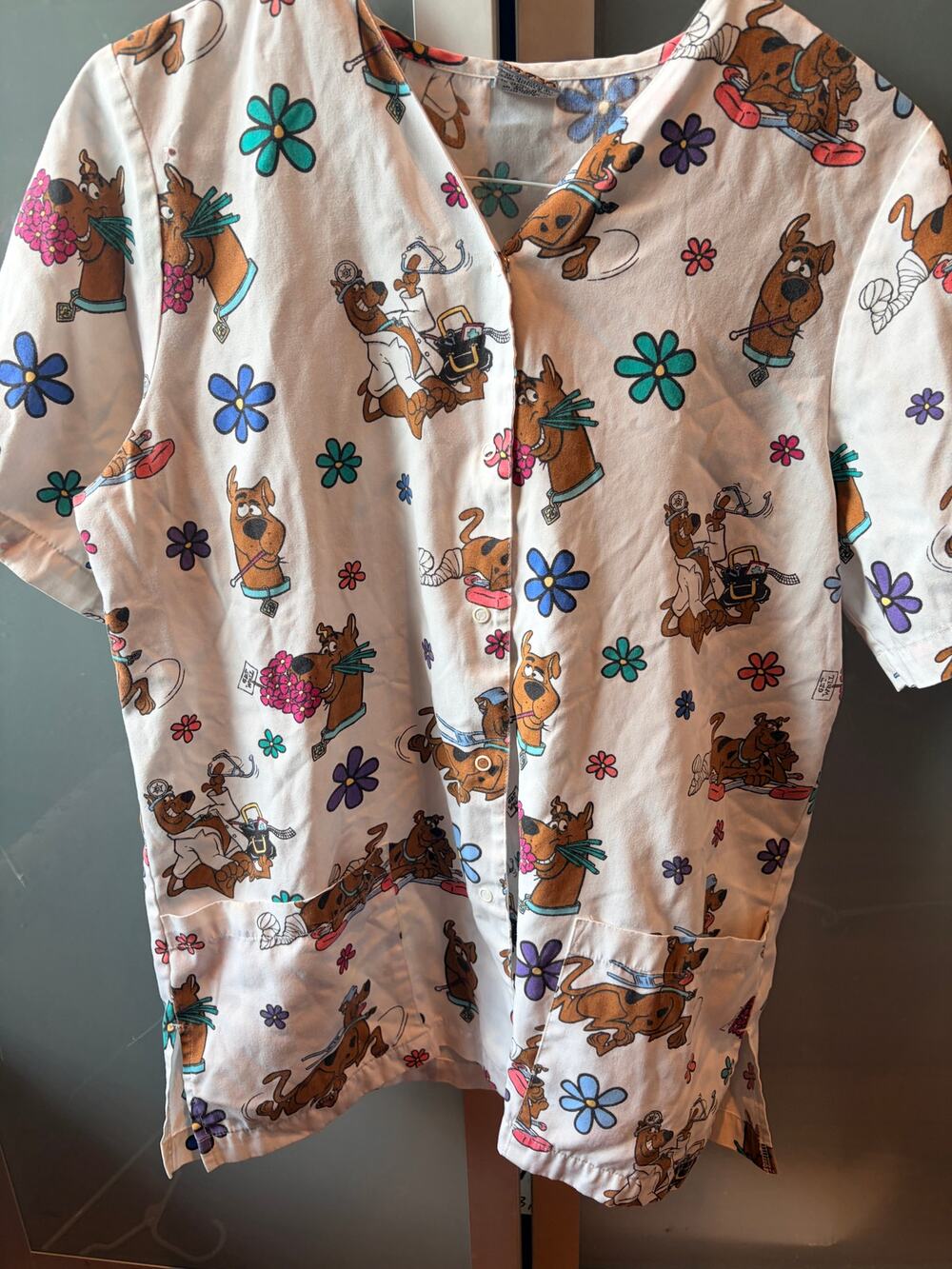 RARE Vintage 90s Scooby-Doo Get Well Wear Nurse Scrub Top Floral Cartoon Network